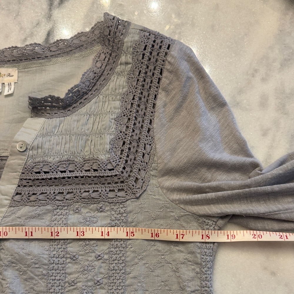 Meadow Rue - Anthropologie light gray Lace Detail Top women’s medium - Picture 9 of 16